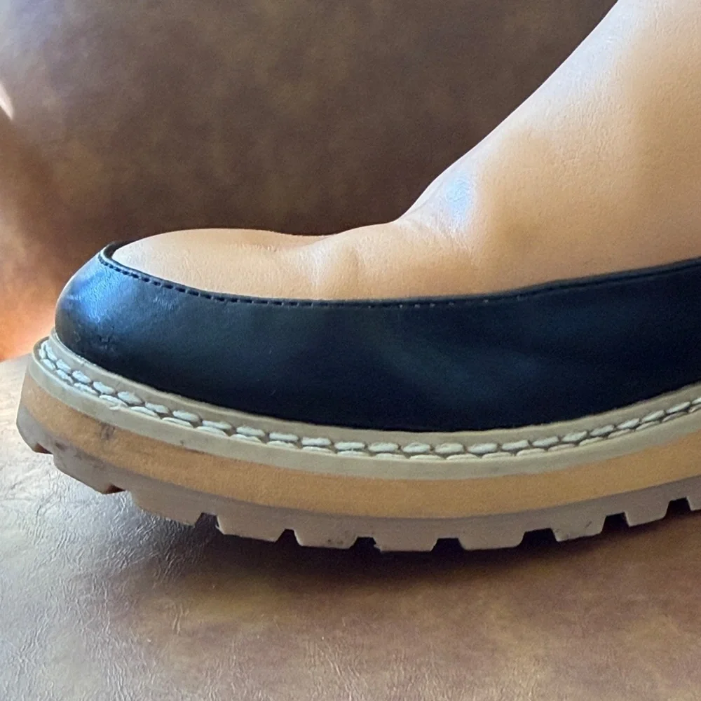 Tan and Black Women’s Chelsea Zip-Front Boots. Size 8.5 - Picture 8 of 8